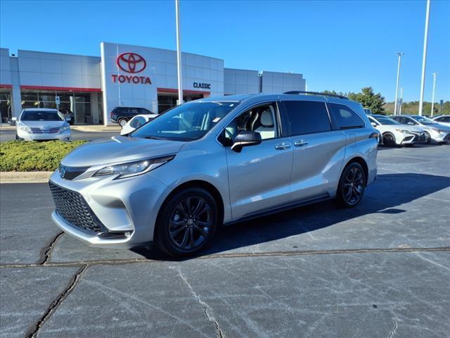 used 2022 Toyota Sienna car, priced at $38,299