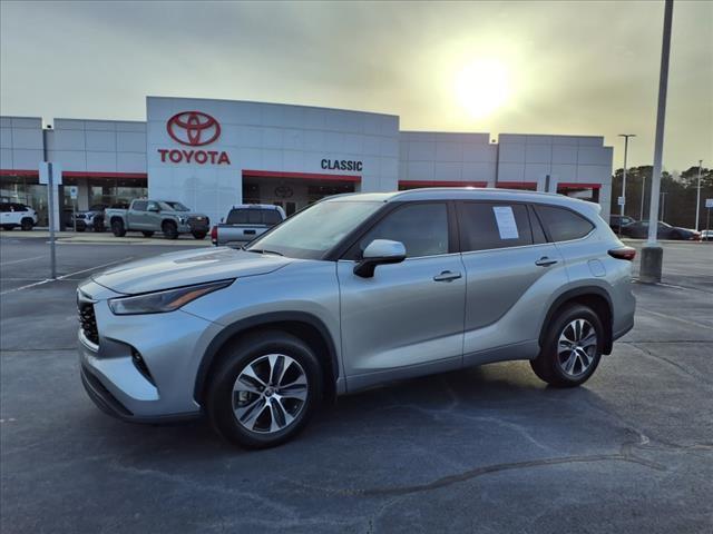 used 2024 Toyota Highlander car, priced at $41,777