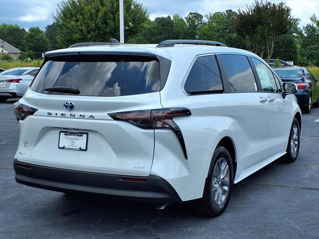 new 2025 Toyota Sienna car, priced at $47,726