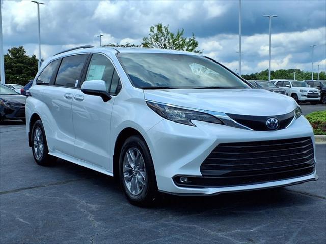 new 2025 Toyota Sienna car, priced at $47,726