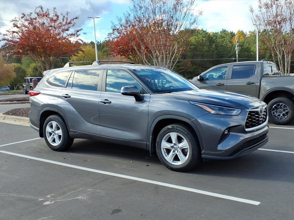 used 2023 Toyota Highlander car, priced at $31,312