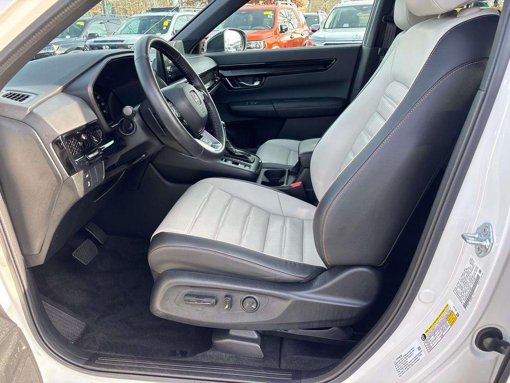 used 2025 Honda CR-V Hybrid car, priced at $38,974