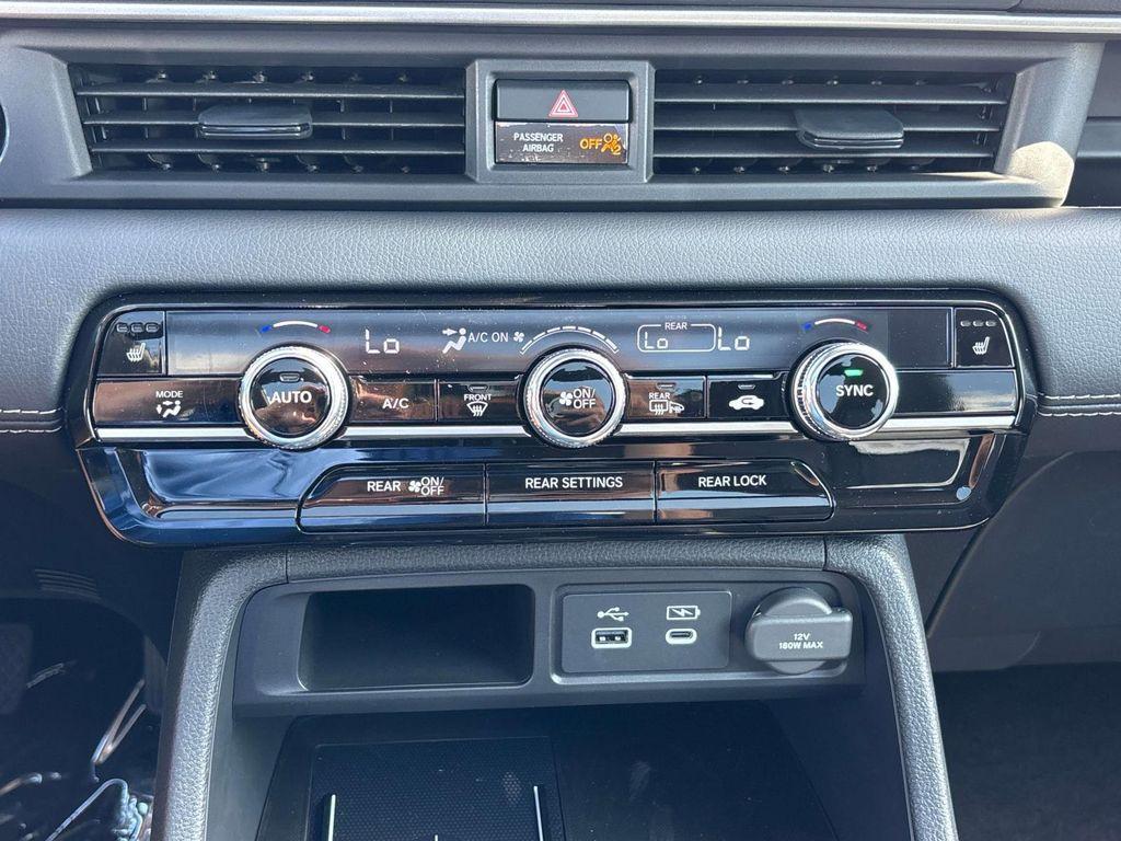 new 2025 Honda Pilot car, priced at $51,550