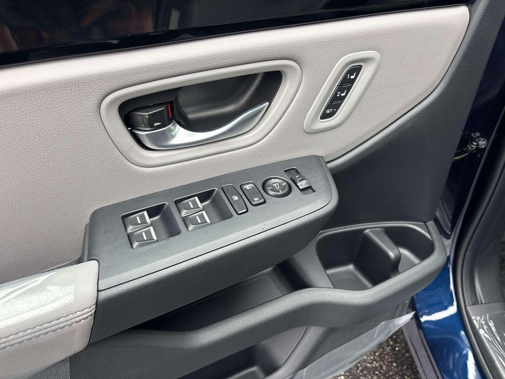 new 2025 Honda Pilot car, priced at $47,095