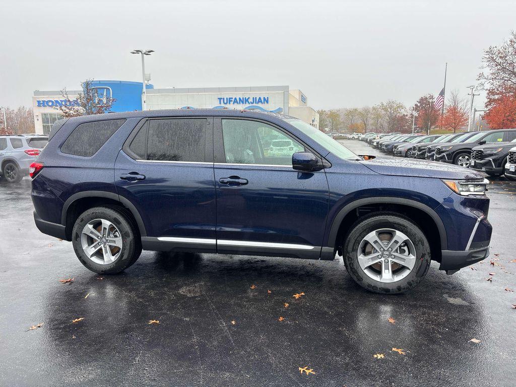 new 2025 Honda Pilot car, priced at $47,095
