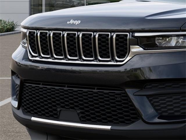 new 2025 Jeep Grand Cherokee car, priced at $44,595