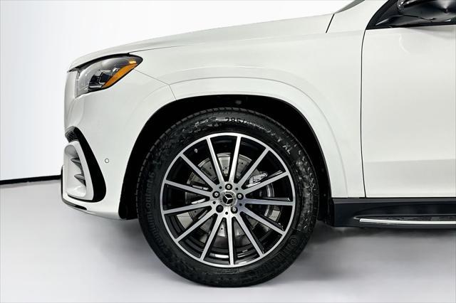 new 2025 Mercedes-Benz GLS 580 car, priced at $117,695