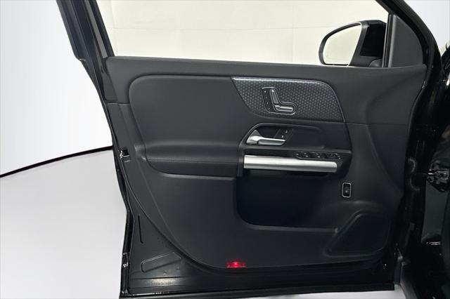 new 2025 Mercedes-Benz GLA 250 car, priced at $44,345