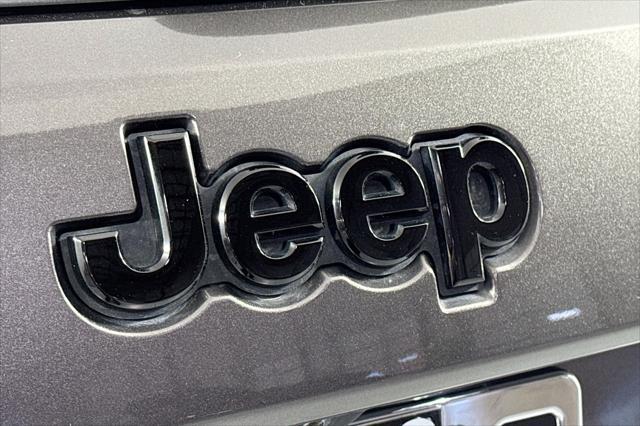 used 2017 Jeep Grand Cherokee car, priced at $17,984