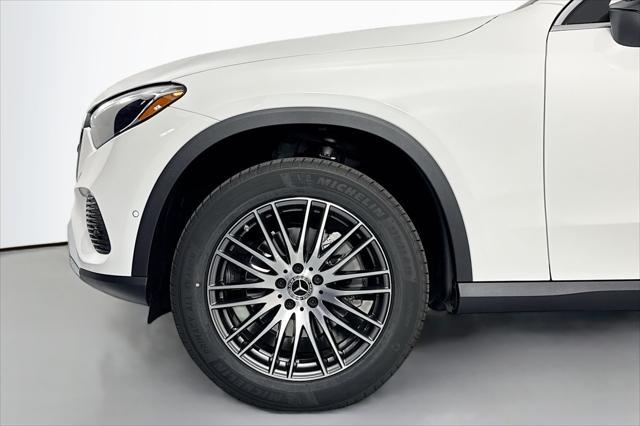 new 2025 Mercedes-Benz GLC 300 car, priced at $51,615