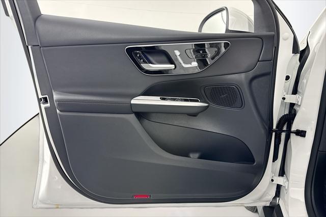 new 2025 Mercedes-Benz GLC 300 car, priced at $51,615