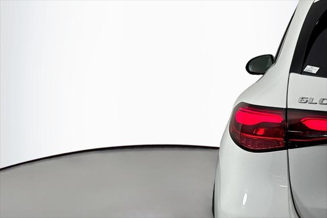 new 2025 Mercedes-Benz GLC 300 car, priced at $51,615