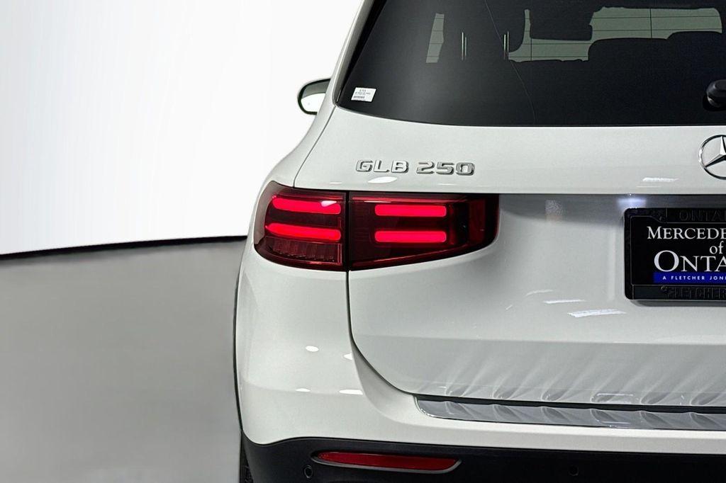 used 2025 Mercedes-Benz GLB 250 car