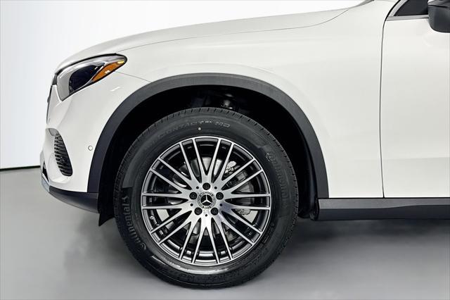 new 2025 Mercedes-Benz GLC 300 car, priced at $51,195