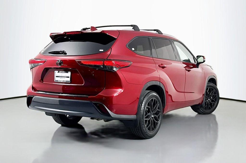 used 2022 Toyota Highlander car, priced at $33,283