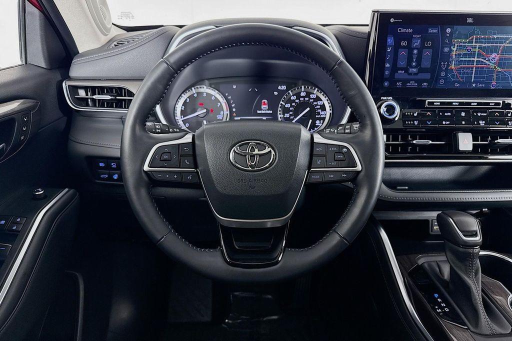 used 2022 Toyota Highlander car, priced at $33,283
