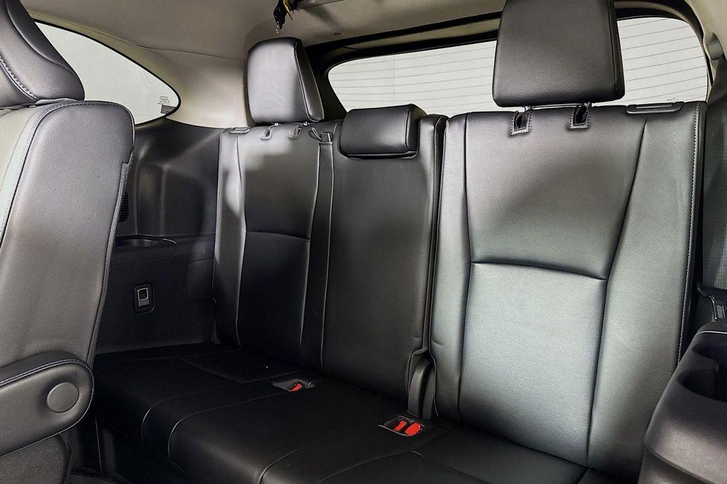 used 2022 Toyota Highlander car, priced at $33,283