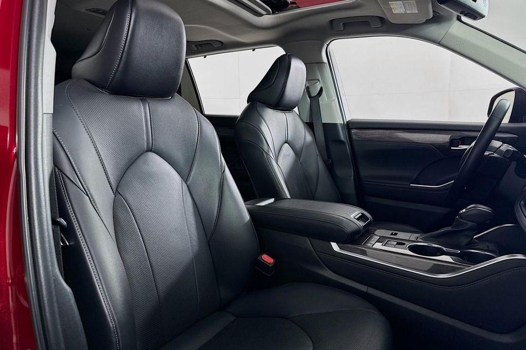 used 2022 Toyota Highlander car, priced at $33,283