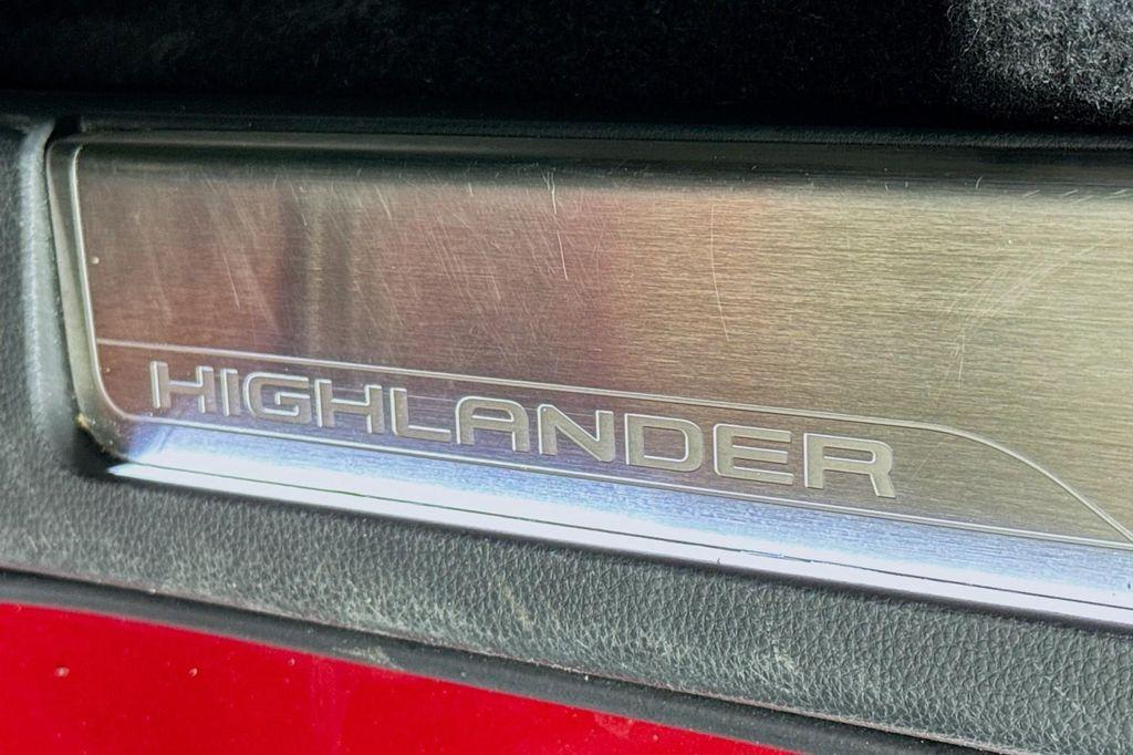 used 2022 Toyota Highlander car, priced at $33,283