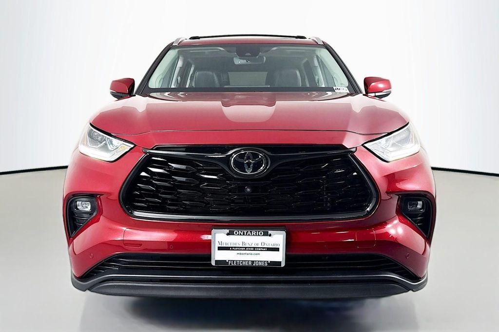 used 2022 Toyota Highlander car, priced at $33,283