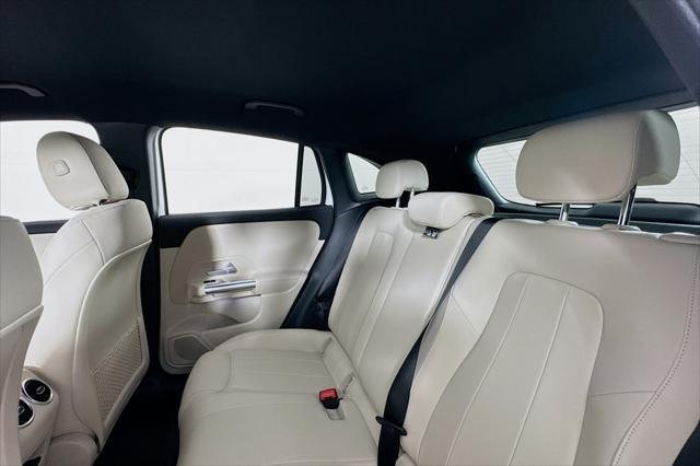 new 2025 Mercedes-Benz GLA 250 car, priced at $44,345