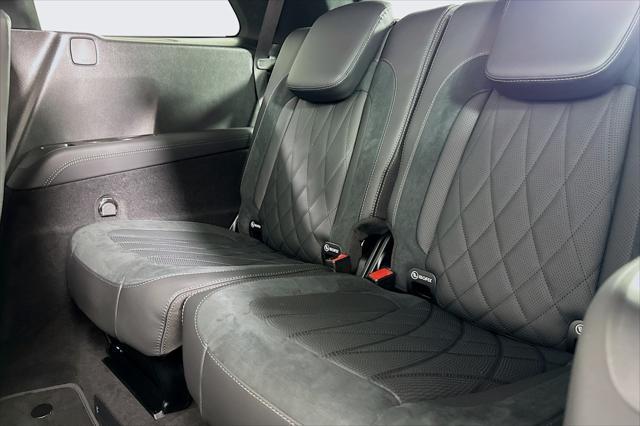 new 2025 Mercedes-Benz AMG GLS 63 car, priced at $157,165