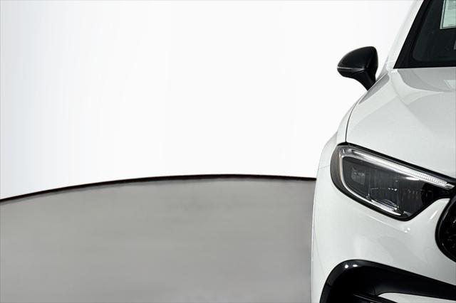 new 2025 Mercedes-Benz GLC 300 car, priced at $57,495