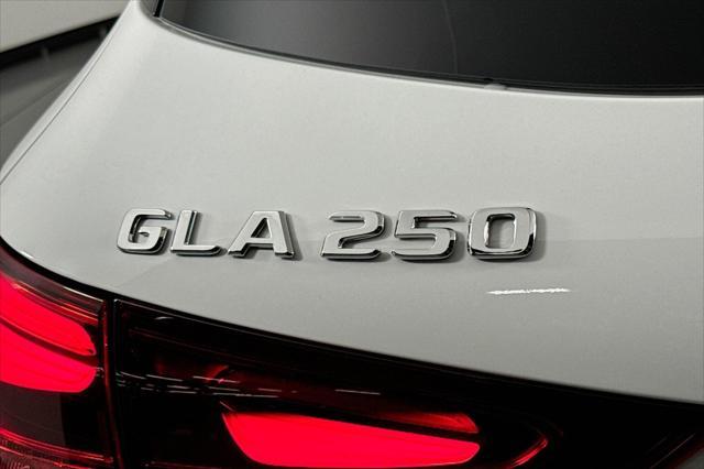 new 2025 Mercedes-Benz GLA 250 car, priced at $47,395