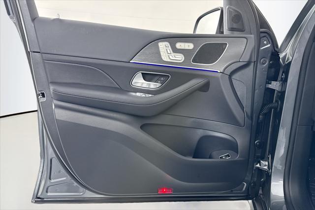 new 2025 Mercedes-Benz GLE 450 car, priced at $75,325