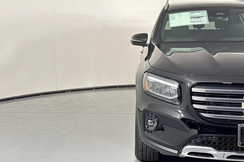 new 2025 Mercedes-Benz GLB 250 car, priced at $47,145