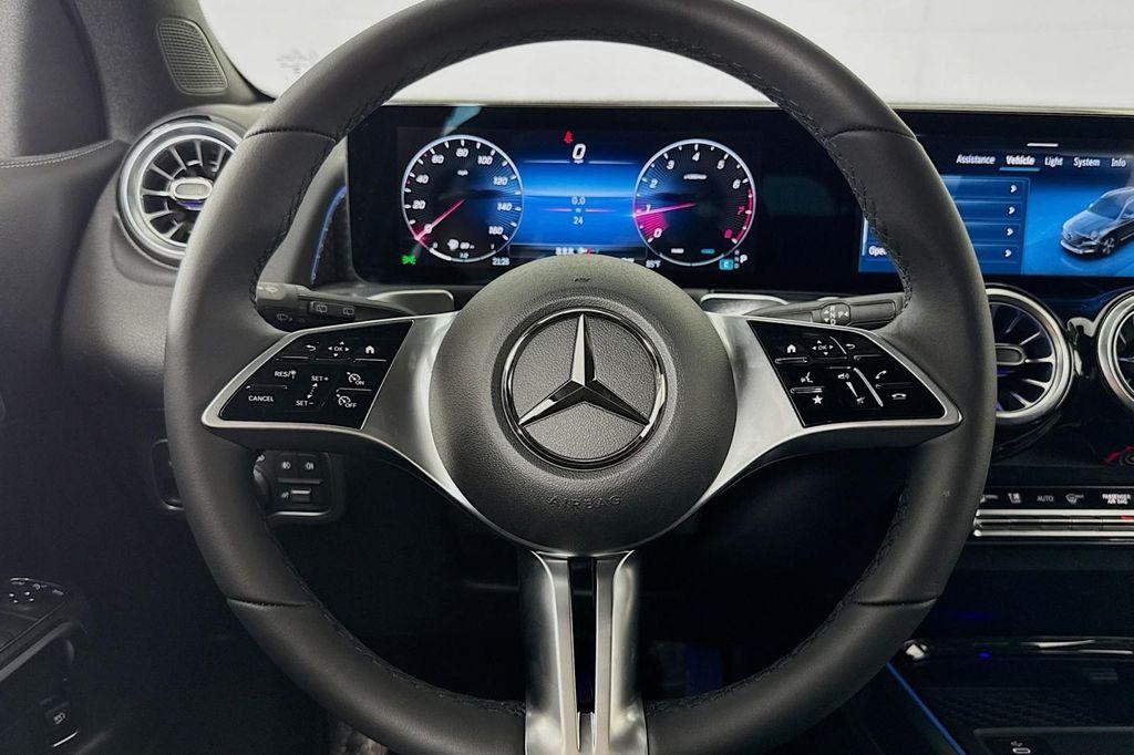 new 2025 Mercedes-Benz GLB 250 car, priced at $47,145