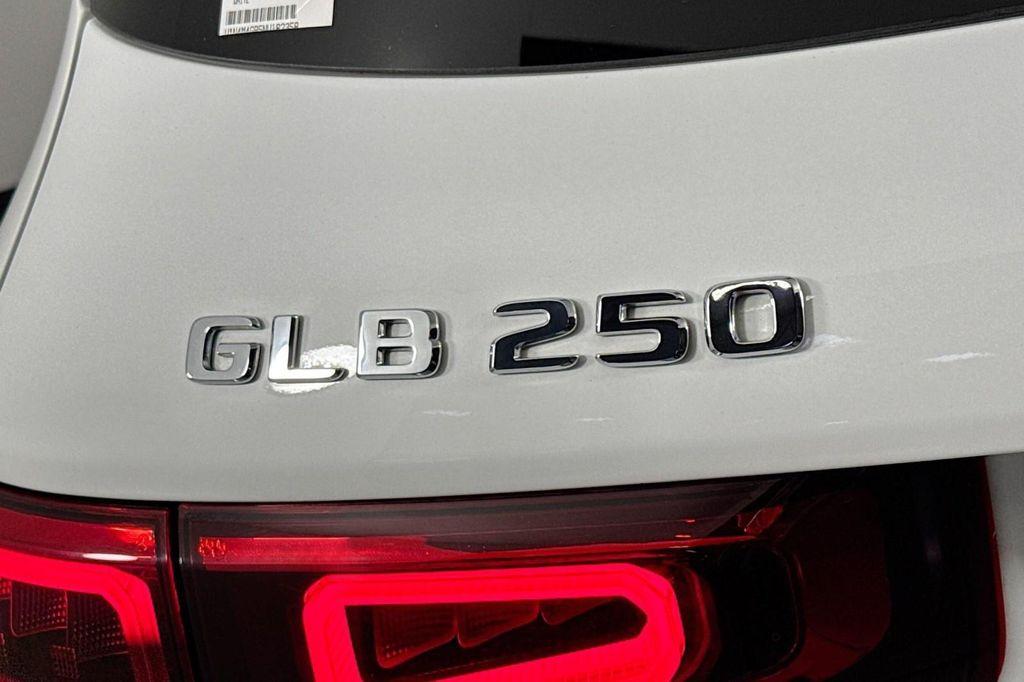 used 2022 Mercedes-Benz GLB 250 car, priced at $25,982