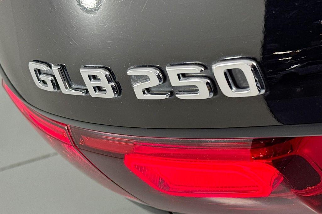 used 2021 Mercedes-Benz GLB 250 car, priced at $26,882