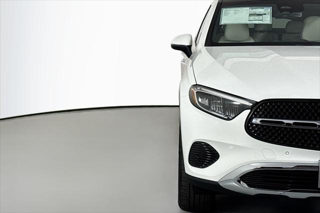 new 2025 Mercedes-Benz GLC 300 car, priced at $60,645