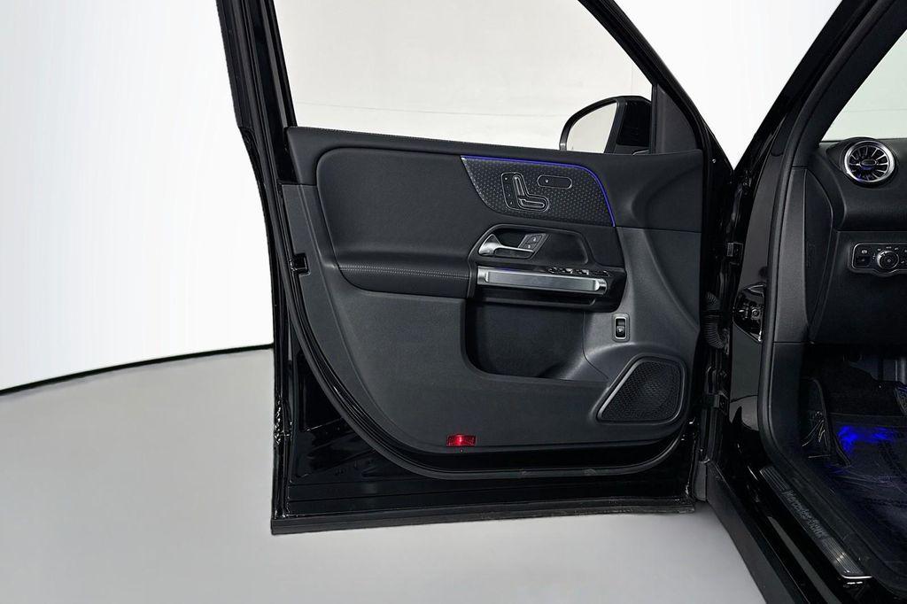 new 2025 Mercedes-Benz GLB 250 car, priced at $47,145