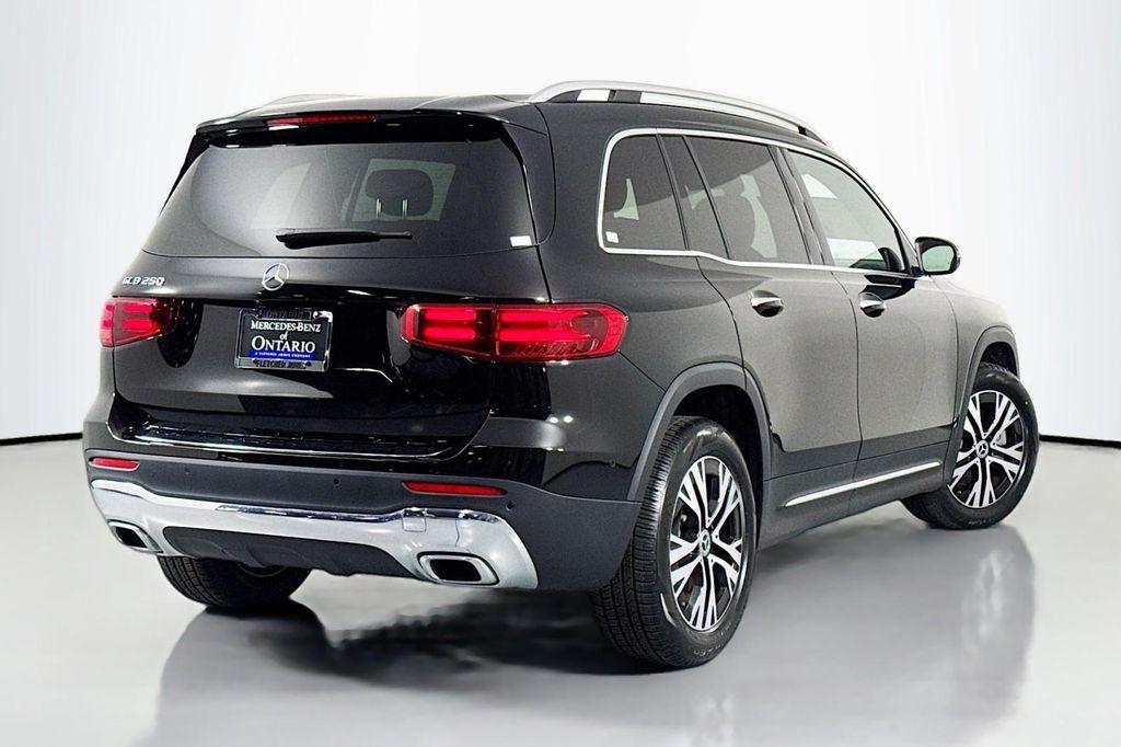 new 2025 Mercedes-Benz GLB 250 car, priced at $47,145