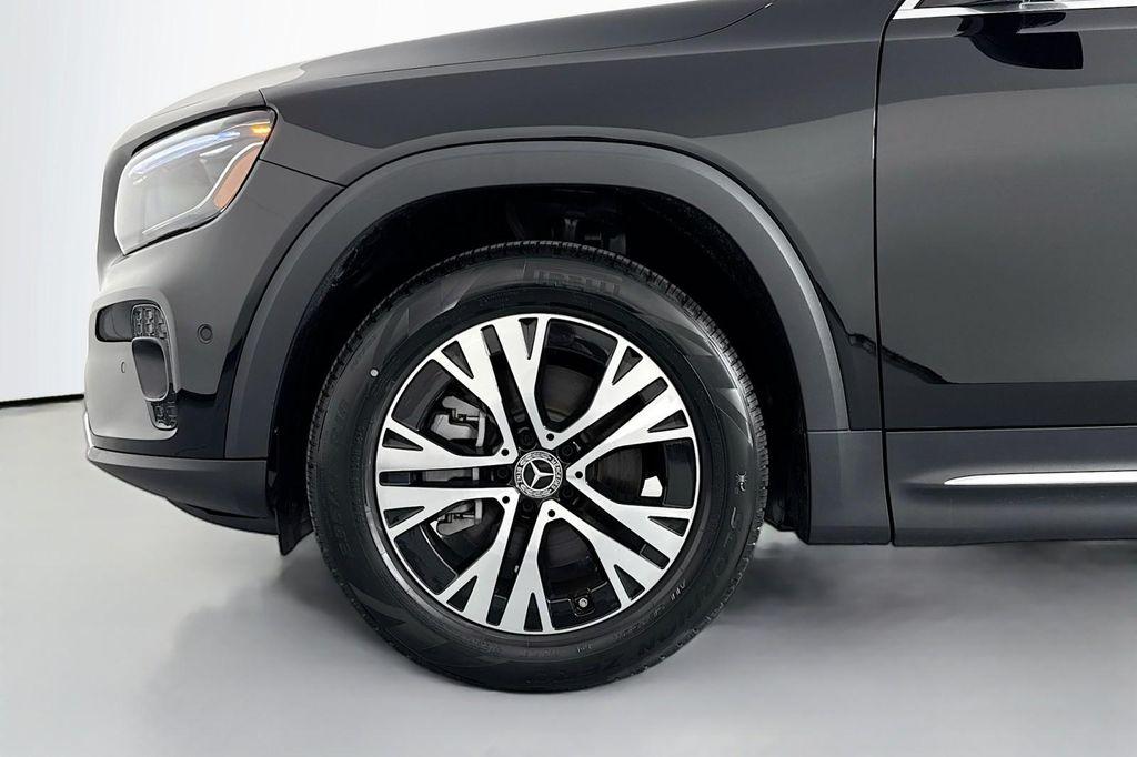 new 2025 Mercedes-Benz GLB 250 car, priced at $47,145