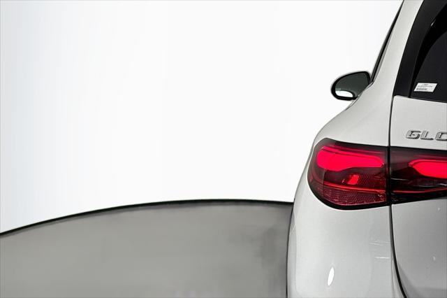 new 2025 Mercedes-Benz GLC 300 car, priced at $52,095