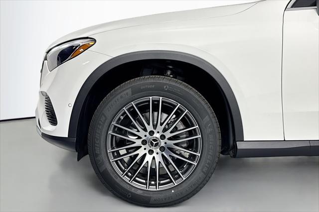 new 2025 Mercedes-Benz GLC 300 car, priced at $52,095