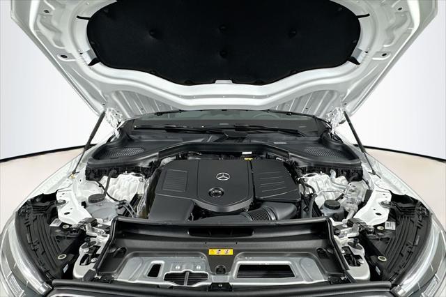 new 2025 Mercedes-Benz GLC 300 car, priced at $52,095