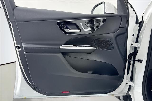 new 2025 Mercedes-Benz GLC 300 car, priced at $52,095