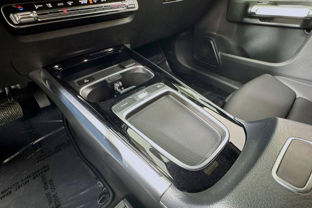 new 2025 Mercedes-Benz GLB 250 car, priced at $44,550