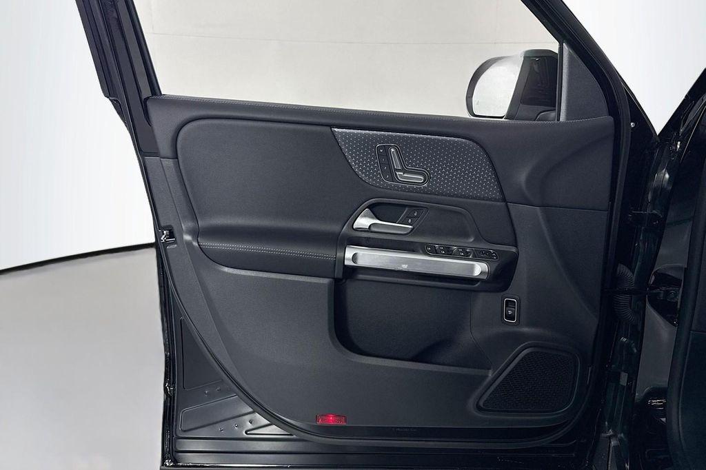 new 2025 Mercedes-Benz GLB 250 car, priced at $44,550