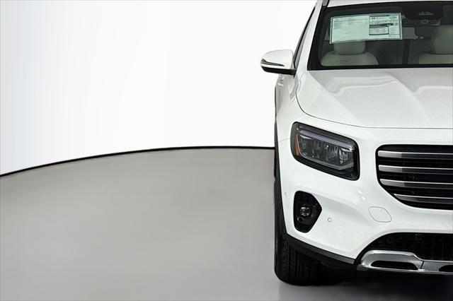 new 2025 Mercedes-Benz GLB 250 car, priced at $47,145