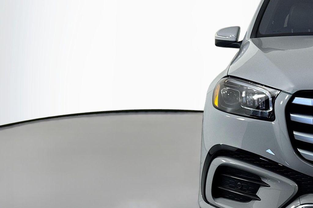 new 2025 Mercedes-Benz GLS 450 car, priced at $101,275