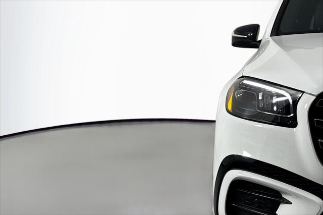 new 2025 Mercedes-Benz GLS 450 car, priced at $95,480