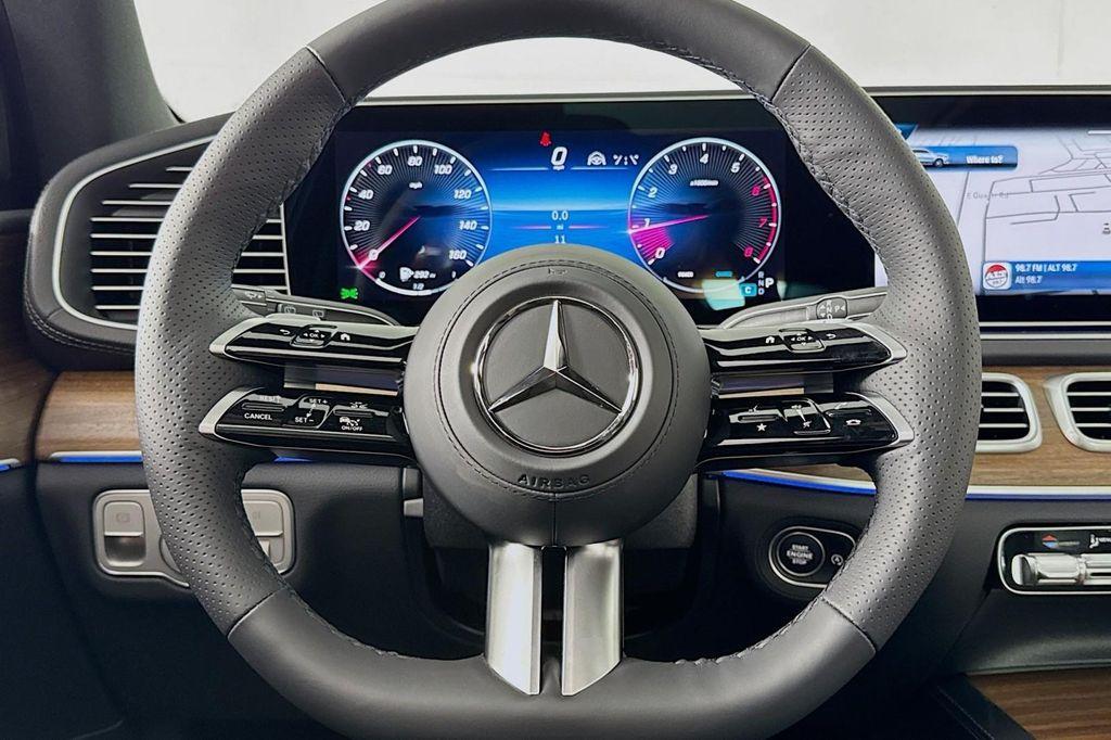 new 2025 Mercedes-Benz GLS 450 car, priced at $95,480
