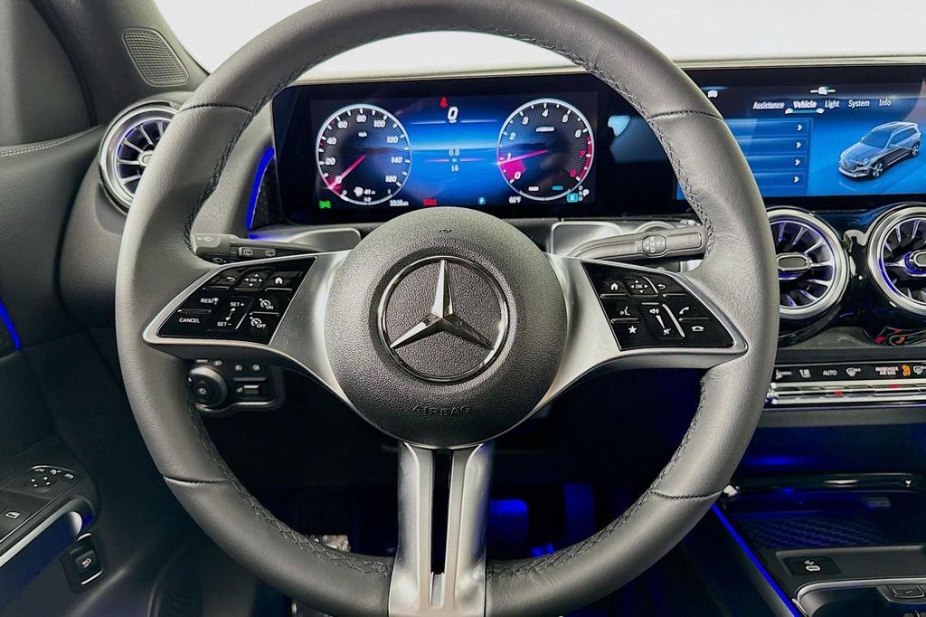 new 2025 Mercedes-Benz GLB 250 car, priced at $44,550