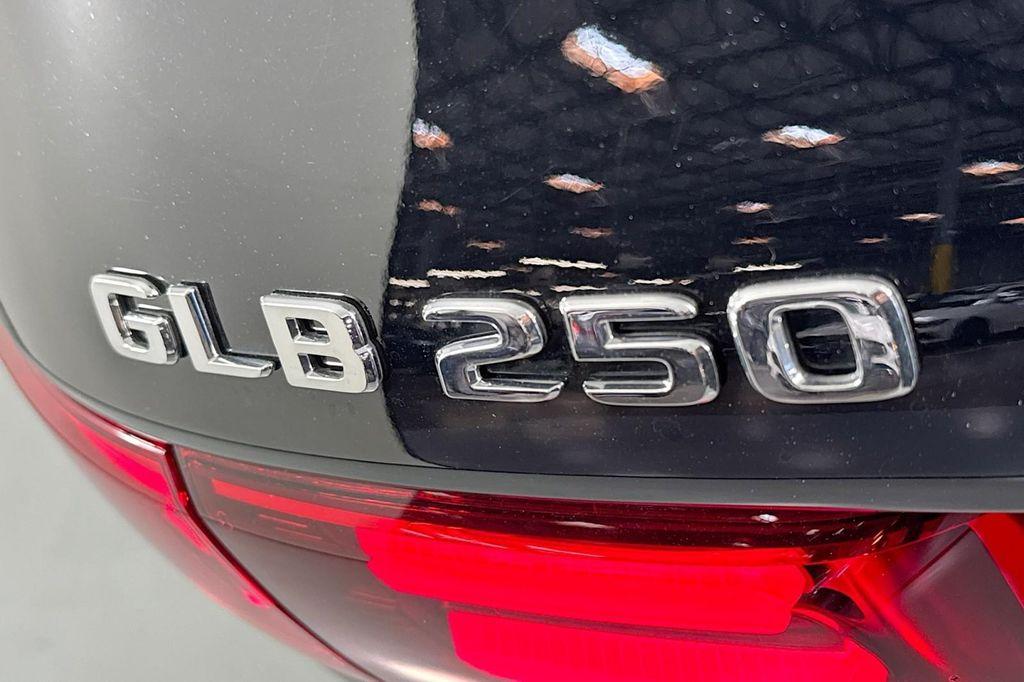 new 2025 Mercedes-Benz GLB 250 car, priced at $47,145