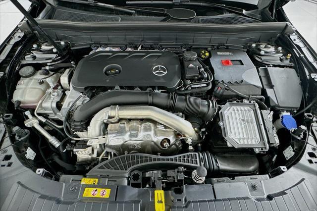 new 2024 Mercedes-Benz GLB 250 car, priced at $51,925